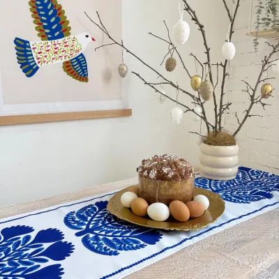 منتج تجريبي مفرش طاولة أزرق بنمط الفن الشعبي