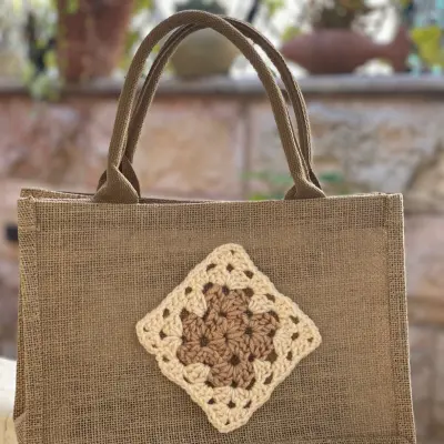 حقائب من الخيش والقماش