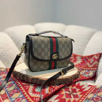 شنطة جوتشي حجم صغير عملية